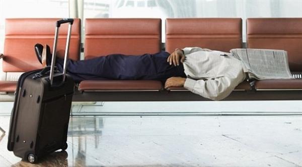 هل تخفف القيلولة من تعب رحلات الطيران؟