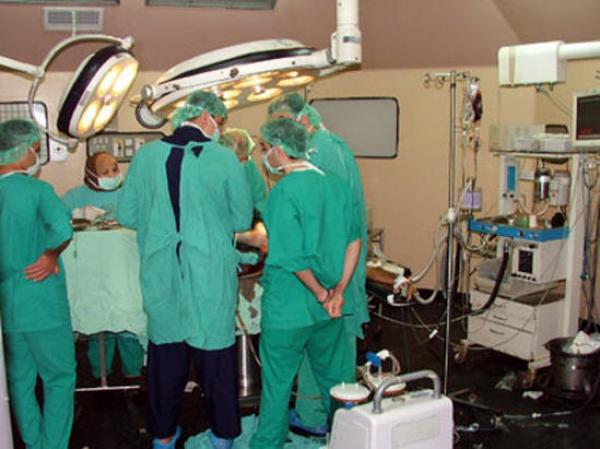 على غرار التعليم : الحكومة تقرر منع أطباء القطاع العام من الاشتغال في القطاع الخاص