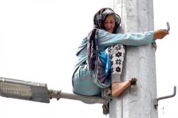 بوليف يتحدث بطريقة غريبة عن " مي عيشة " و بنحمزة يرد عليه بقوة