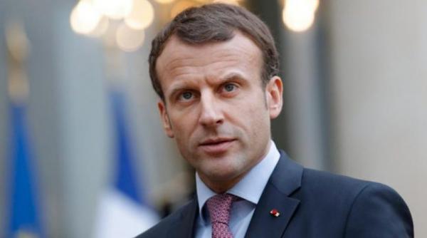 ماكرون يزور مكان الهجوم ويقول أن المدرس الذي قتل ضحية "هجوم إرهابي إسلامي"