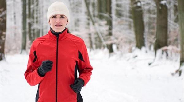 دراسة: السير في الصباح الباكر بالشتاء يحمي من السكري وزيادة الوزن