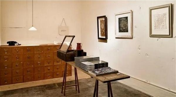 مكتبة يابانية تبيع كتاباً واحداً فقط كل مرة