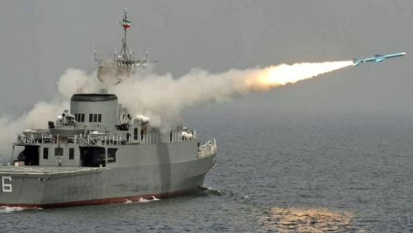 بالفيديو...مناورات بحرية بالذخيرة الحية بإيران تنتهي بكارثة حقيقية