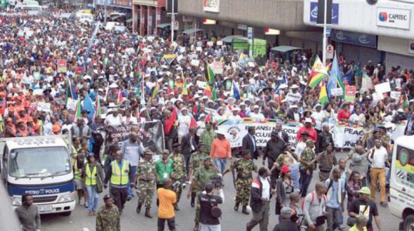 جنوب إفريقيا: مئات المهاجرين يطالبون بمغادرة البلاد