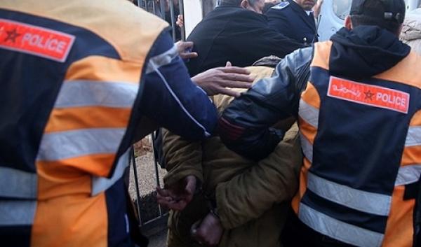 أمام الجميع وبمسبح عمومي.. "بيدوفيل" خمسيني دأب على "التحرش" و"هتك عرض قاصرين"