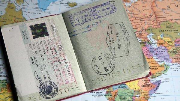 "عيش نهار تسمع خبار" ... الجزائر تفرض على مواطنيها القادمين من الغربة "الفيزا"