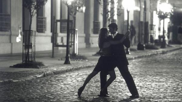 هل يمكن التنبؤ بمستقبل العلاقة العاطفية ومدتها؟