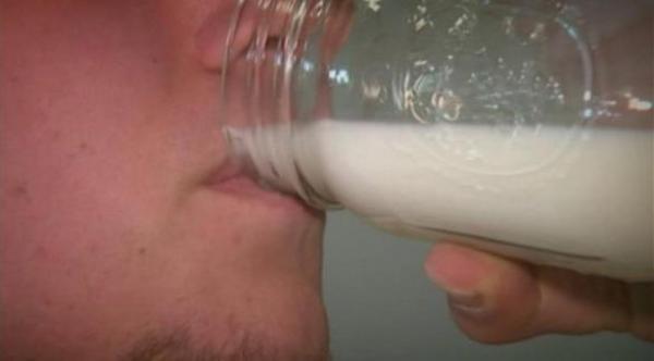 "كمال الأجسام" يشترون حليب المرضعات لنمو عضلاتهم بسرعة