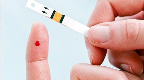 5 فحوصات دم ضرورية بعد الـ 40