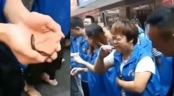 بالفيديو ..شركة تجبر موظفيها على تناول الأسماك الحية وشرب دم الدجاج، عقاباً على فشلهم