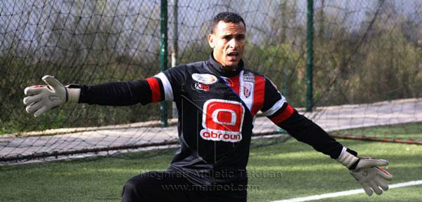 تصريح أبرون حول تسريح الكيناني يخلق ضجة في الأوساط الكروية