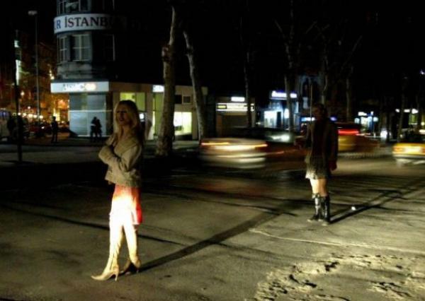 كيف أصبحت "تركيا" القبلة المفضلة للمغربيات لممارسة الدعارة مع "زبناء" من مختلف أنحاء العالم