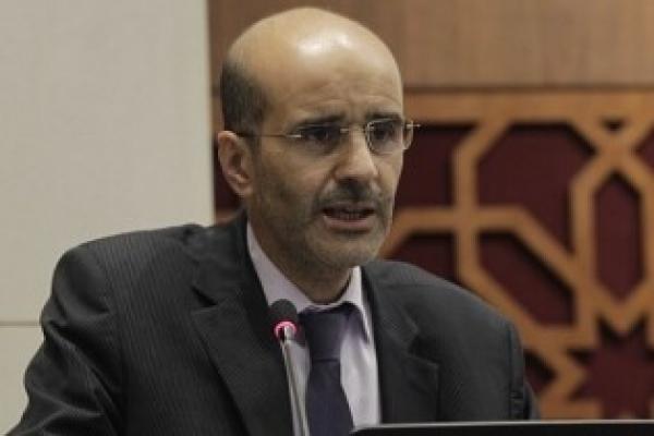 الأزمي يعترف بوجاهة مجهودات حكومة أخنوش في قطاعات الاستثمار والتعليم والصحة