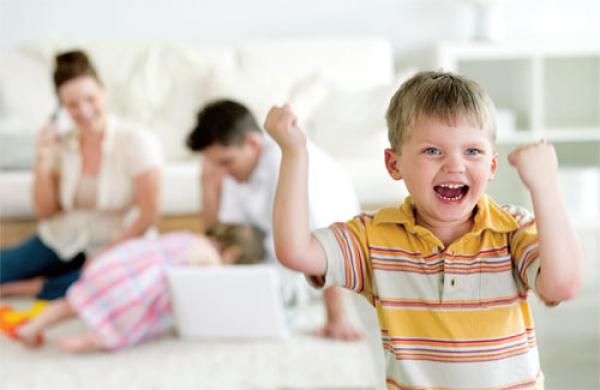 تعرف على السن المناسب لتعلم طفلك لغة ثانية