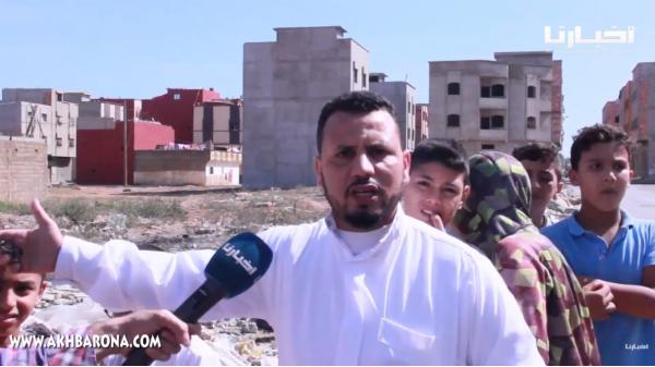 كأنهم في العصر الحجري..صرخة ساكنة تجزئة بسلا بدون ماء ولا كهرباء ولا صرف صحي