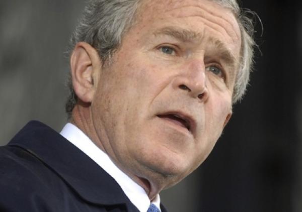 أمريكي يحاول اغتيال جورج بوش حباً بابنته