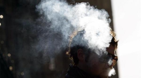 سجائر من فضلات البشر تغزو الأسواق البريطانية