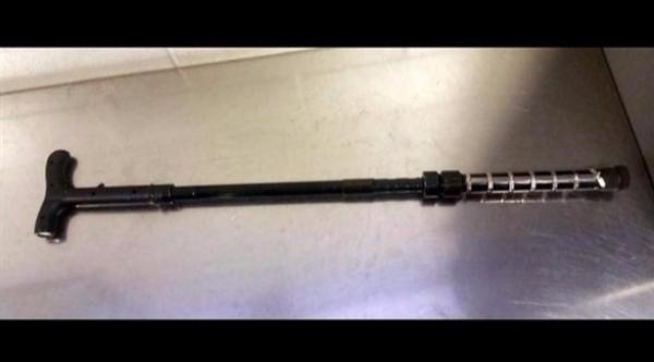 ضبط عكاز كهربائي قاتل في مطار بهاواي