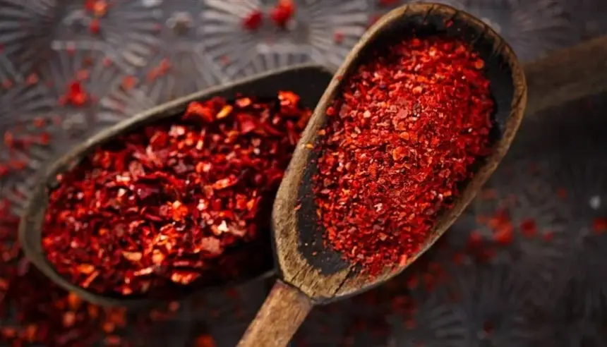 أمريكية تستعين بطفليها لمحاولة قتل حماتها السابقة بواسطة فلفل