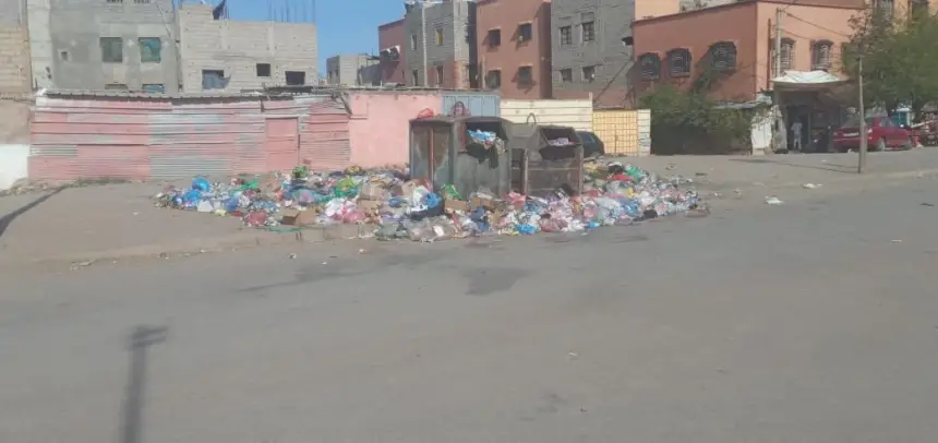 من جديد.. ساكنة جماعة تاسلطانت "تغرق" وسط الأزبال (صور)