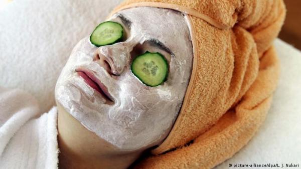 منتجات العناية بالبشرة مفيدة للشعر أيضاً.. لكن كيف؟