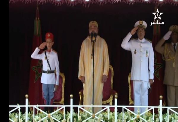 ولي العهد يظهر لأول مرة على الشاشة وهو يرتدي ....لباسا عسكريا "فيديو"