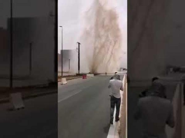 بالفيديو... مشهد صادم لانفجار هائل لأنبوب المياه بالطريق ببني ملال !