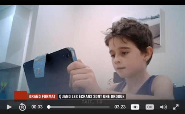 تجربة صادمة : الهواتف الحديثة تسبب شرود ذهن كلي لدى الطفل