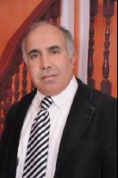 أنا أتظاهر، إذن أنا \"موجود\" ...