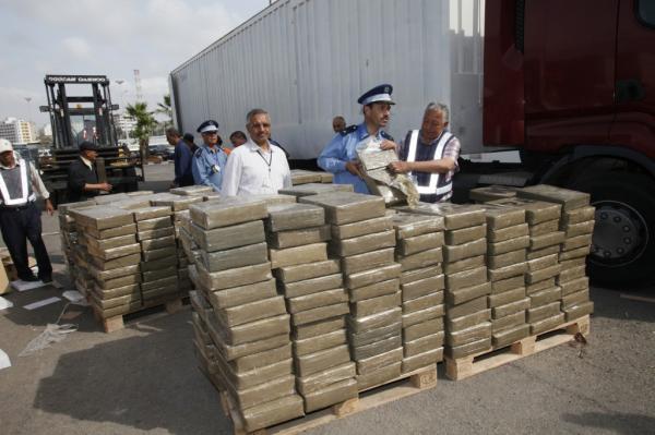 حجز 800 كلغ من مخدر الشيرا بأكادير