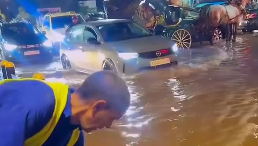 زخات مطرية محدودة تكشف هشاشة البنية التحتية بمراكش وتُغرق أحياءً بأكملها في ساعات معدودة