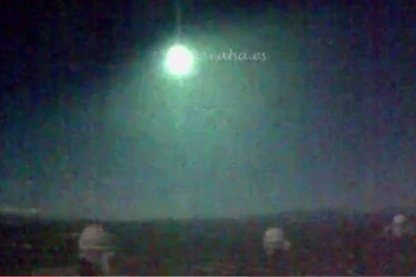 بالفيديو: نيزك ينفجر في سماء إسبانيا ويثير رعب السكان