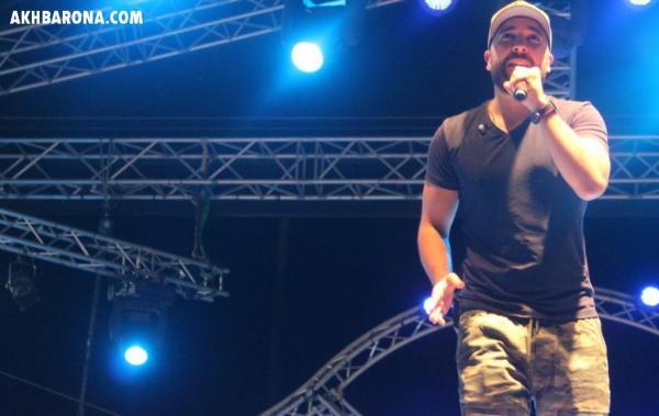 "العيون عينيا" للدوزي تُلهب المشاعر الوطنية لدى جمهور المضيق في ذكرى العيد العرش 