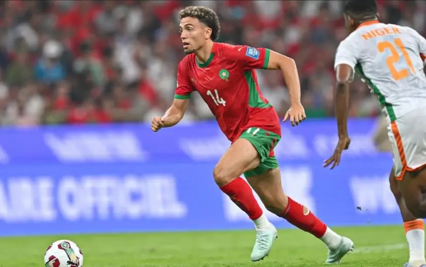 بحضوره وأفراد أسرته.. عصابة مسلحة تقتحم منزل الدولي المغربي نائل العيناوي