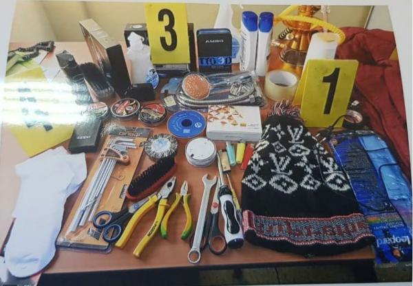 بالصور..تفاصيل اعتقال عصابة خطيرة متخصصة في سرقات وكالات تحويل الأموال وصرف العملات وهذا ما تم حجزه