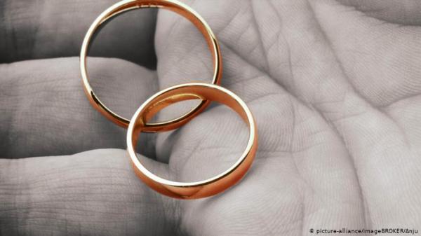 الجزائر.. تعليق عقود الزواج وتأجيل "ليلة العمر" بسبب كورونا