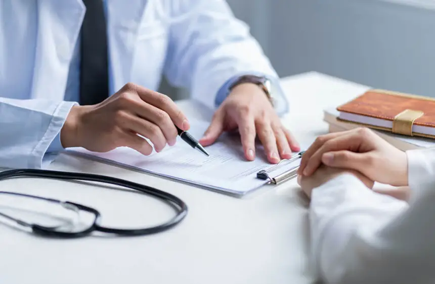 رئاسة النيابة العامة تؤكد إلزامية إخضاع الأشخاص الموقوفين لفحص طبي