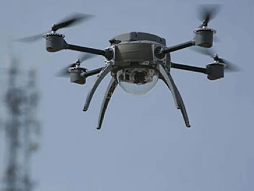 قوات المعارضة الليبية تستعين بـ \"روبوت\" كندي طائر لتحديد مواقع كتائب القذافي