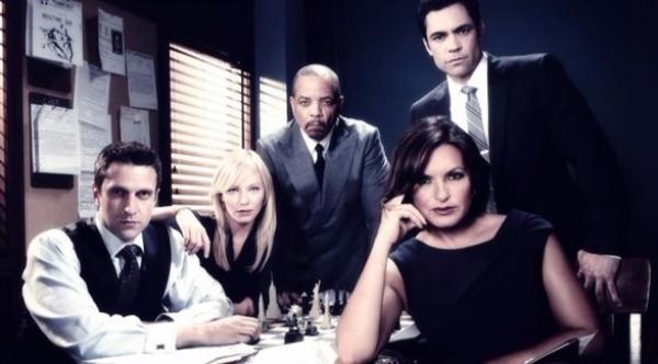 تستعين بحيلة تعلمتها من مسلسل للنجاة من لص مسلّح