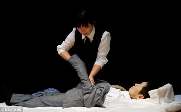 بالفيديو: مسابقة في اليابان.. لأزياء الموتى