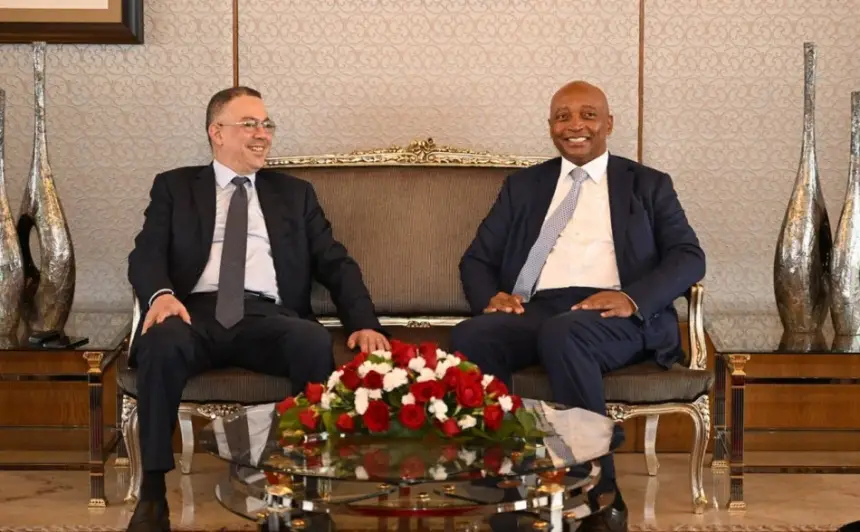 كفى من  دور "المنقذ".. لماذا يجب على المغرب التوقف عن تلميع وجه "الكاف" القبيح؟