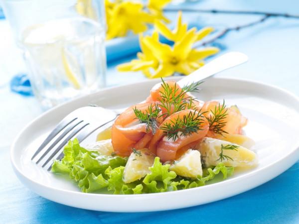 سلطة السلمون اللذيذة