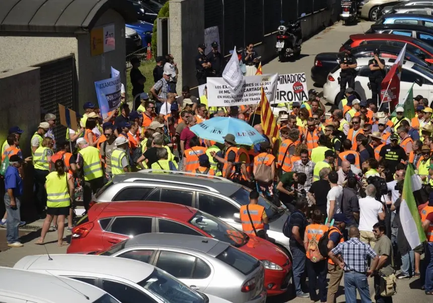 رخص السياقة تُشعل الاحتجاجات.. مغاربة إسبانيا يطالبون بالحل!