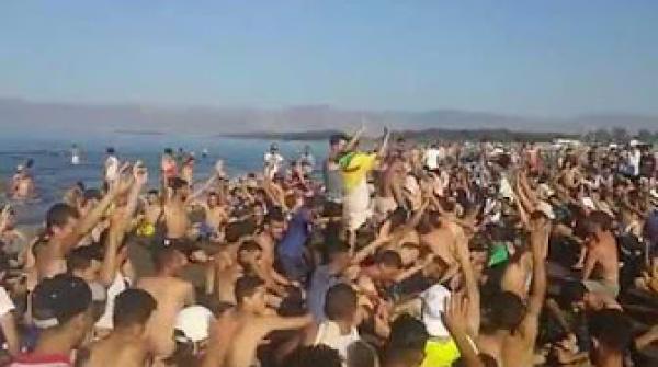 الحسيمة اشكال احتجاجية جديدة على شواطئ الريف