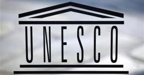 تقرير جديد لليونسكو يشير إلى أن التطور التكنولوجي والأزمة الاقتصادية يعيدان تحديد ملامح المشهد الإعلامي