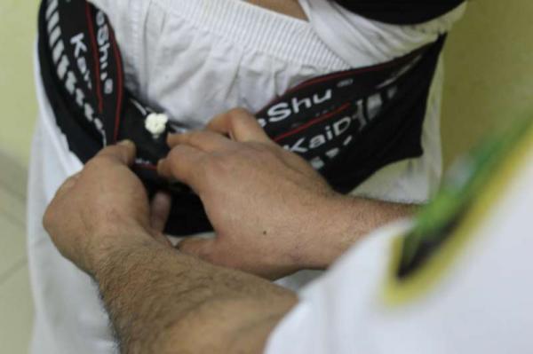 باب سبتة..ضبط مبلغ كبير من العملة الصعبة خبّأها مهاجر مغربي أسفل ملابسه الداخلية!