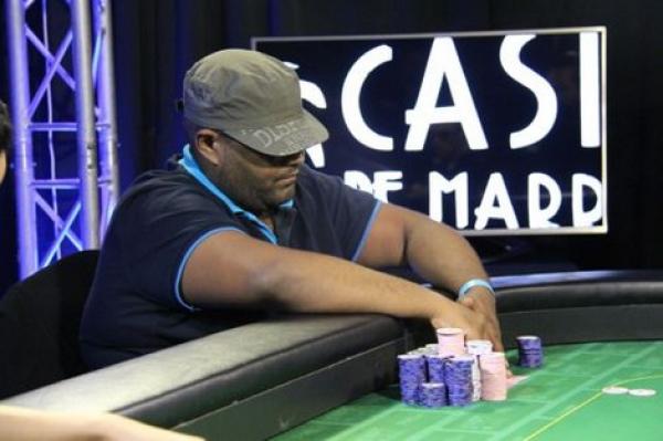 صلاح الدين يتيم الفائز في مسابقة للبوكر : "والدي يعتقد أن الإنسان الملتزم دينيا هو الناجح، وهذا أمر خطأ في نظري"