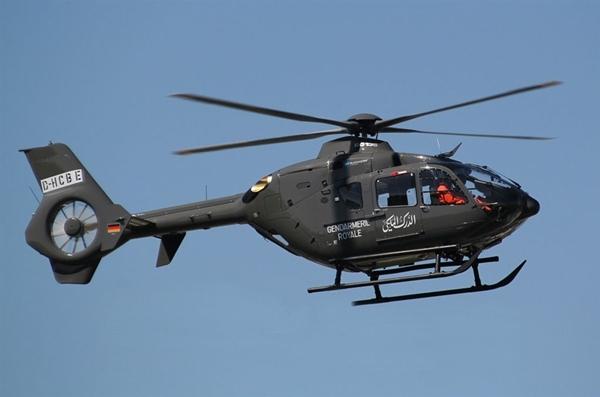 الدرك الملكي يستعين بطائرة مروحية لإنقاذ سائح أجنبي تعرض لحادثة سير خطيرة جدا