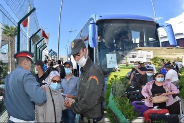 لحظة مغادرة 304 من المغاربة العائدين من إسبانيا الإقامة التي كانت مخصصة لهم لقضاء "الحجر الصحي"