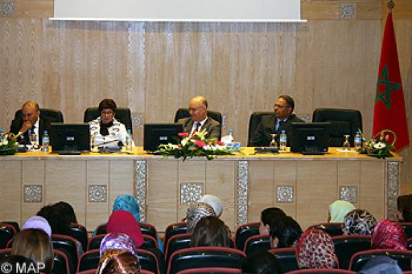 أنيس بيرو : اليوم العالمي للمرأة مناسبة للصانعة التقليدية للاعتزاز والطموح إلى تحقيق مزيد من المكاسب